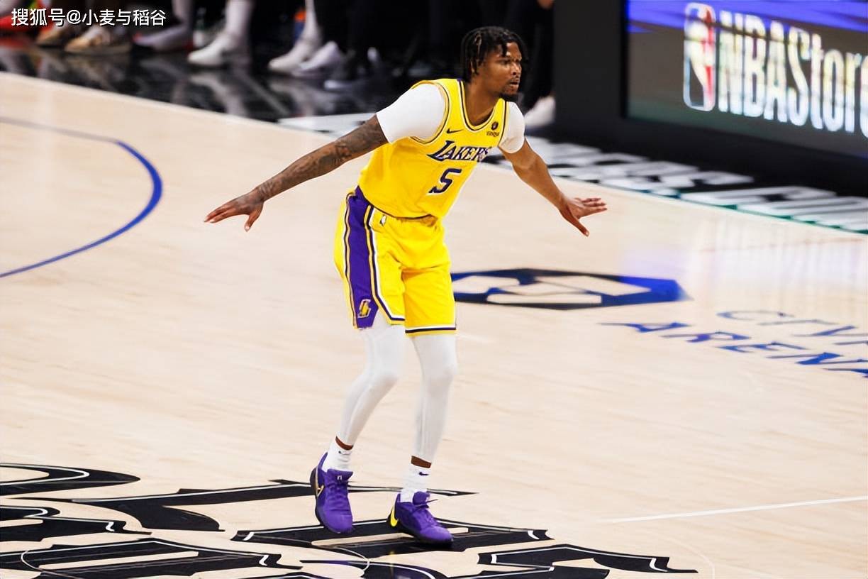 开云体育平台登录-湖人教练压力巨大！，Karsa遭遇五持续失利赛场气氛高涨(粉碎敌人Smash'n'Bash游戏截图)