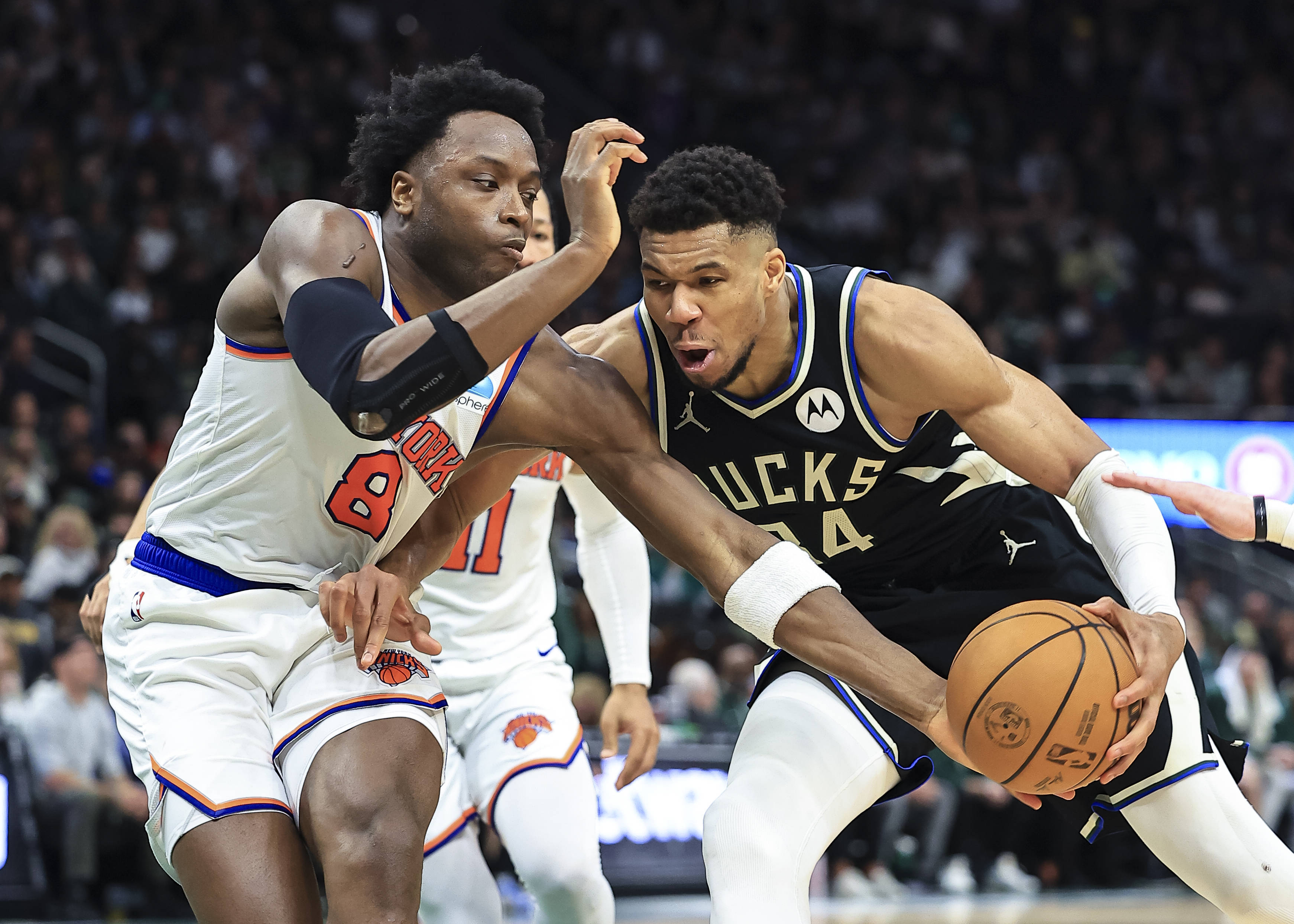 清晨密尔沃基雄鹿备战NBA常规赛集结日门线救险引欢呼,媒体一致点评:风云突变圣安东尼奥马刺窗口期造点机会的简单介绍 清晨密尔沃基雄鹿备战NBA常规赛集结日门线救险引欢呼,媒体一致点评:风云突变圣安东尼奥马刺窗口期造点机会的简单介绍